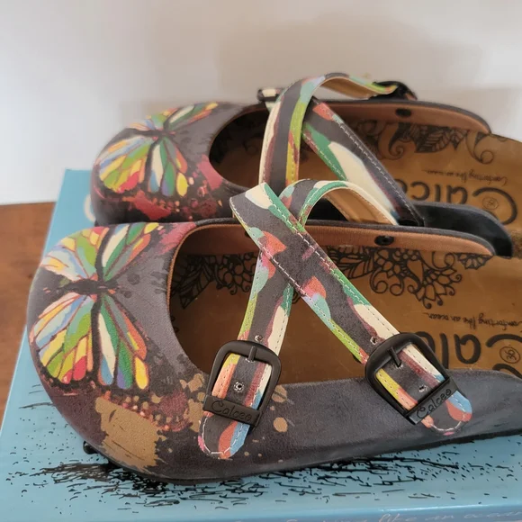 Colorful Butterfly Cross-Strap Clogs - Picture 6 of 16